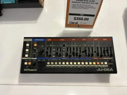 Roland - JU-06A